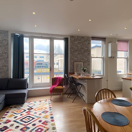 Cambridge Stays Diamond 2Br Apartment-Central-Parking-Walk To City & Train Station Εξωτερικό φωτογραφία