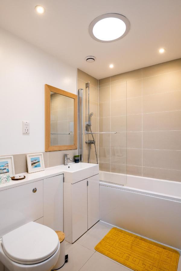 Cambridge Stays Diamond 2Br Apartment-Central-Parking-Walk To City & Train Station Εξωτερικό φωτογραφία