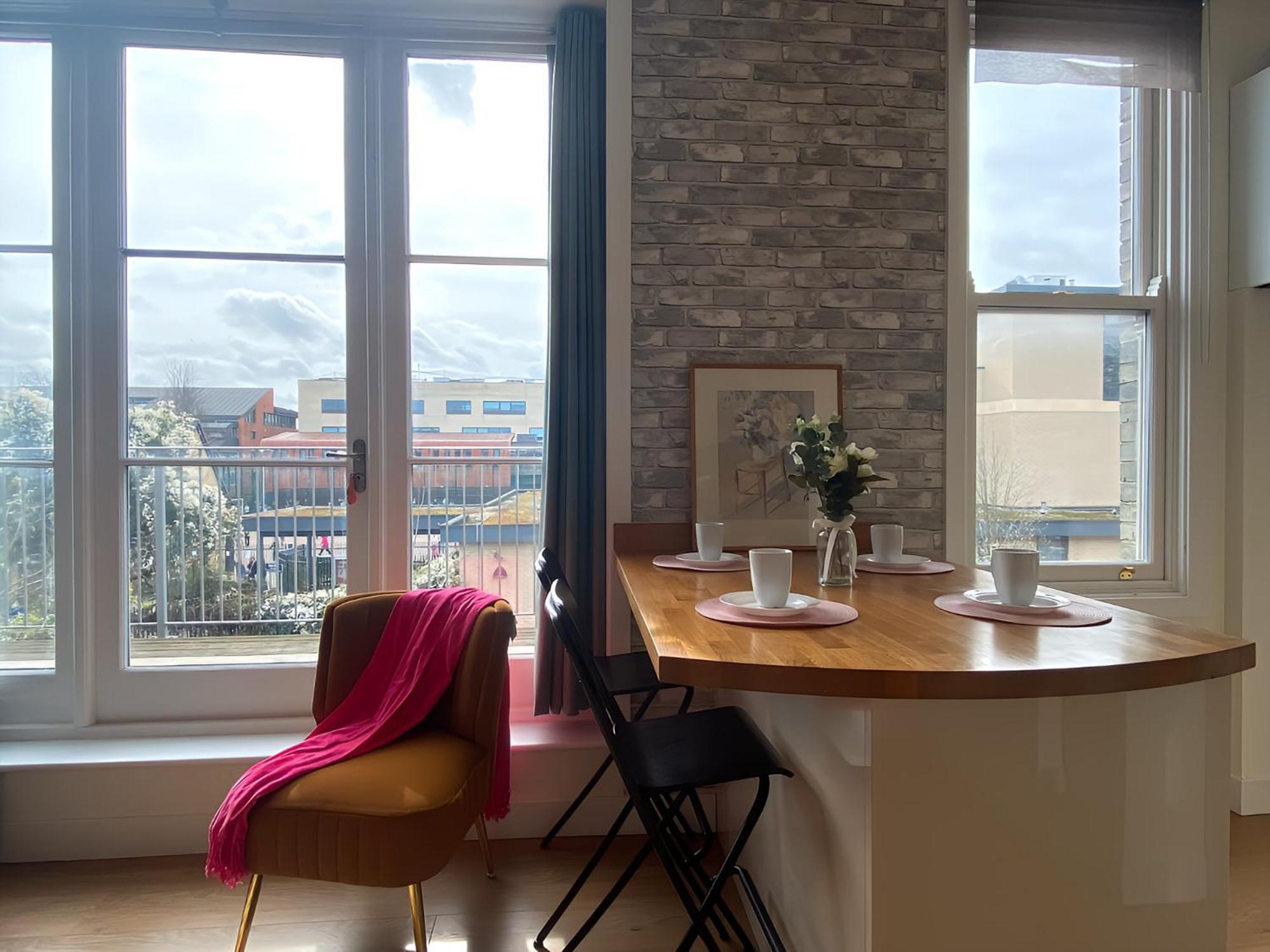 Cambridge Stays Diamond 2Br Apartment-Central-Parking-Walk To City & Train Station Εξωτερικό φωτογραφία