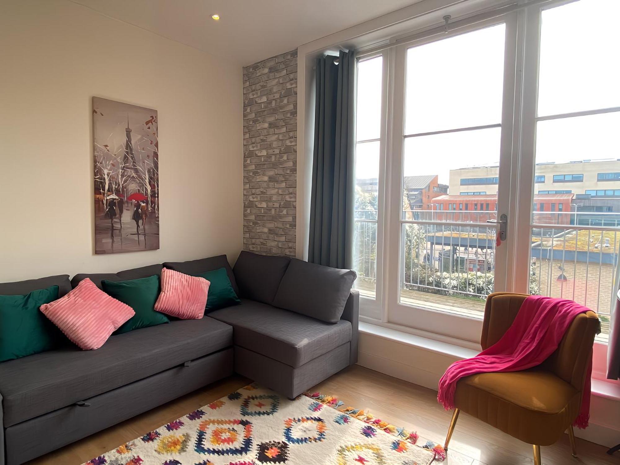 Cambridge Stays Diamond 2Br Apartment-Central-Parking-Walk To City & Train Station Εξωτερικό φωτογραφία